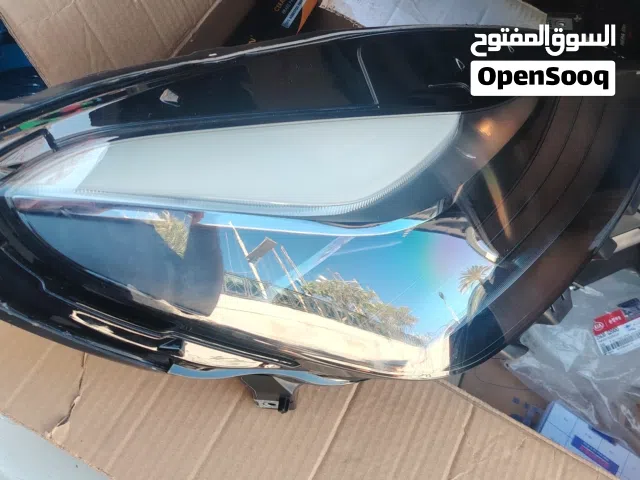 مصابيح سيارات جديدة عالية الجودة لإضاءة ممتازة في القيادة