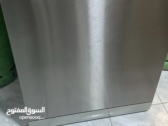 جلاي سامسونج شبه جديد مع طاوله سفره