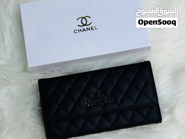 محافظ نسائيه رائعه و بماركات مميزه