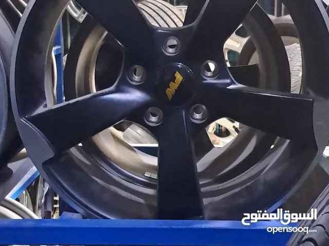 جنط 5 براغي جديد  مقاس 18 بسعر مميز