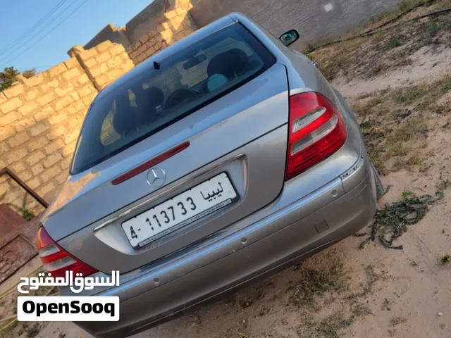 2005 مرسيدس بنز الفئة-E E 240