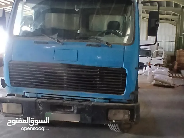 مرسيدس موديل 84 قياس 16×22 متور v6 عادي قير 6 غيار فقسه محور 520 ترخيص سنه كامله