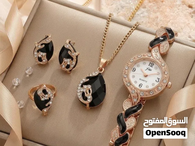 طقم الأناقة الملكي: بريقٌ يخطَف الأنظار*  تألقي كالأميرات في كل مناسبة! نقدم لكِ طقمًا متكام