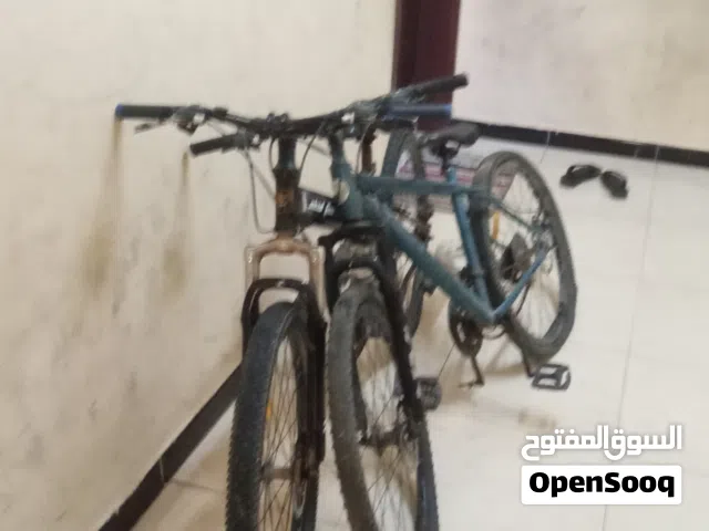 سيكل الاسود سليم يحتاج لحام قطعه صغيره السيكل الثاني يحتاج تصليح ب7 ريال