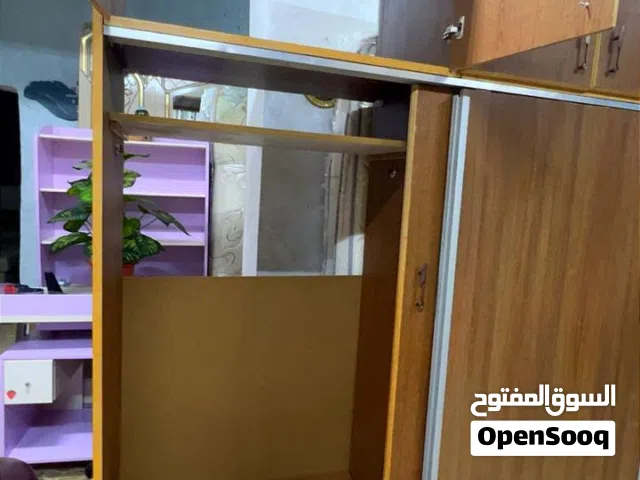 غرفه نوم وخزانه