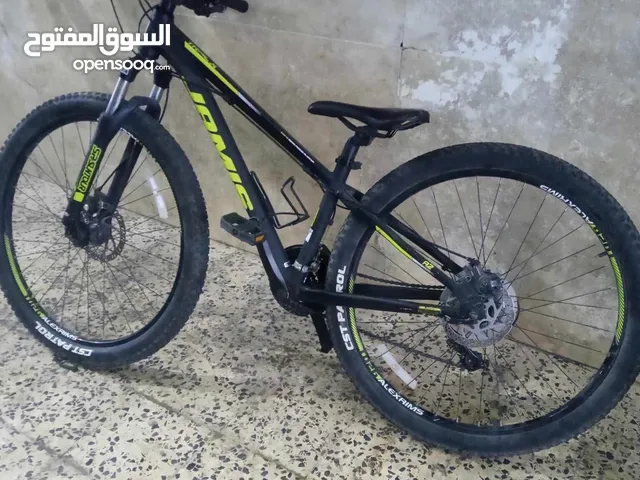 بسكليت هوائي jamis X2 trail بحالة ممتازة مستعمل خفيف مع قفل و ضواو السعر 650 موجود برامالله وسط ابلد
