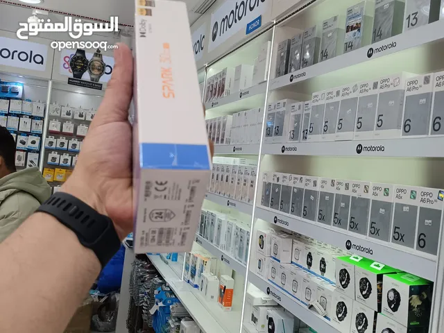يتميز هاتف Tecno Spark 30C بمجموعة من المواصفات التي تجعله خياراً جذاباً في فئته السعرية: