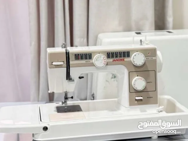 مكينة خياطة نظيفة ممتازه ب65 ريال