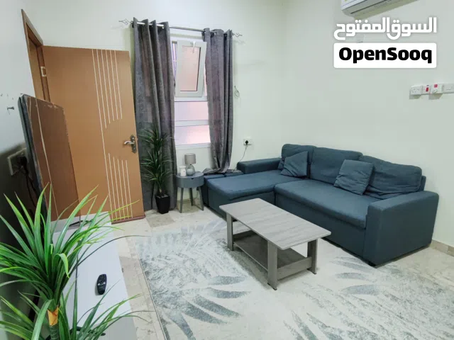 غرفة : شقة للإيجار الشهري مفروشة بالكامل   في صحار ( الملتقى - فلج القبائل).