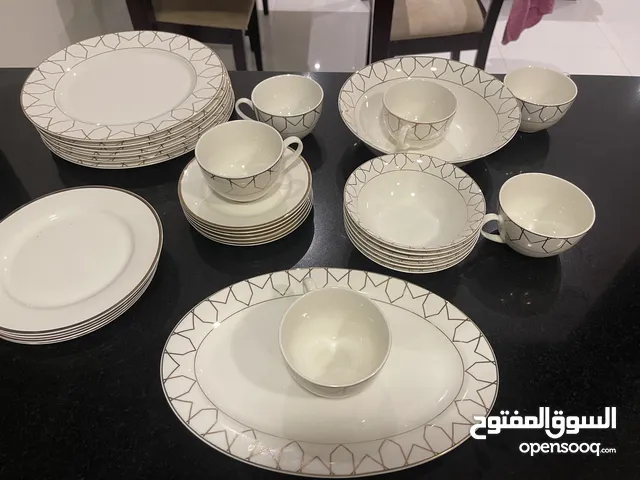 Habala 32 piece porcelain dinning set