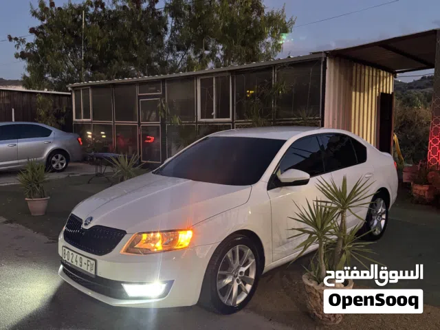 2015 سكودا اوكتافيا Standard