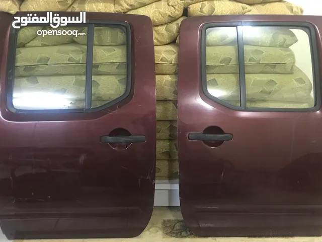4 أبواب نيسان نيفارا أوروبي مستعمل بحال الوكالة