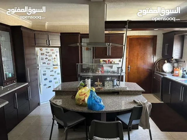 220 m2 4 Bedrooms Apartments for Sale in Irbid Al Hay Al Janooby