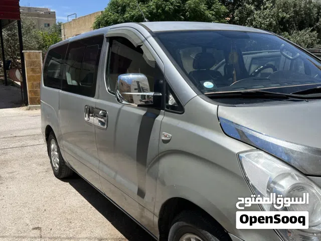2013 هيونداي H1 GL