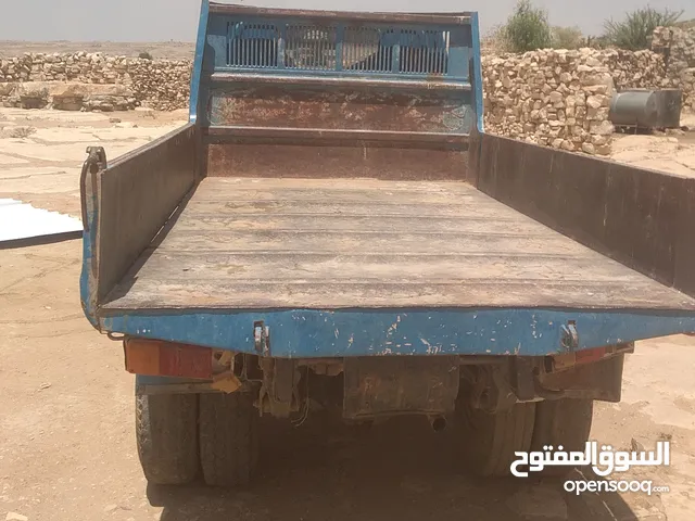 ديهاتسو موديل 1982نضيف للبيع