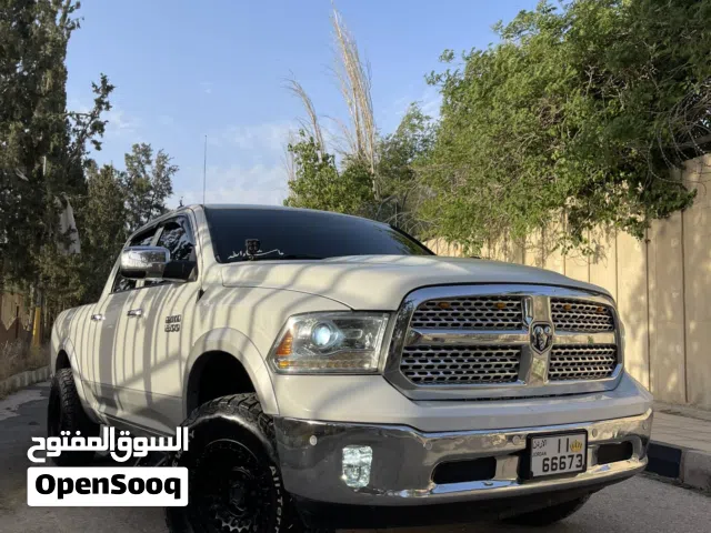 2016 دودج رام Laramie
