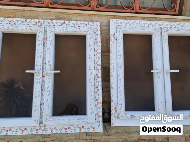 نوافد حاجه نضيفه نضيفه للبيع العدد 2 كاملات استعمال بسيط