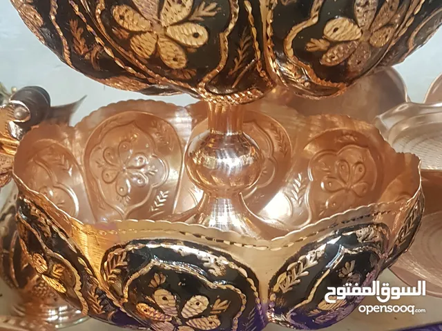 أطباق نحاسية منحوتة