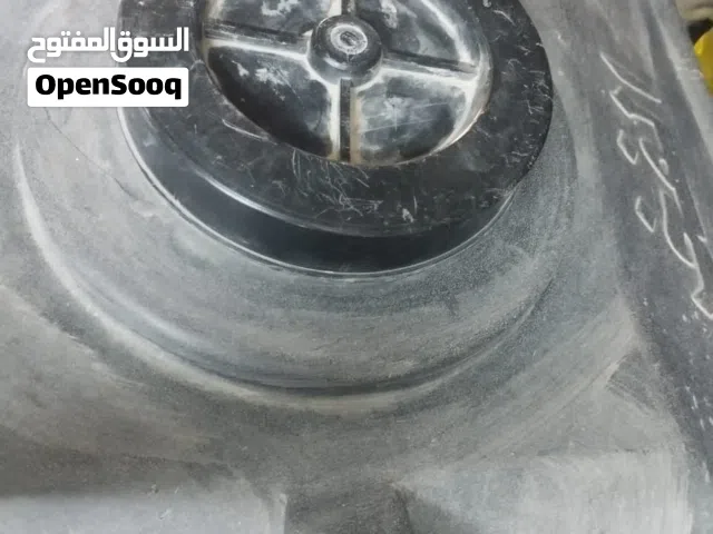 خزان مياه،   نص متر ،بلاستك اصلي  من نوع الفخر ،لون اسود اصلي ،يسع 25 تنكة مستعمل