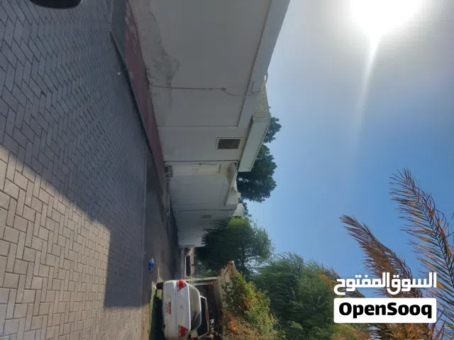 للبيع بيت شعبي محور تجاري العين منطقة الجيمي على الشارع الرئيسي ..........................