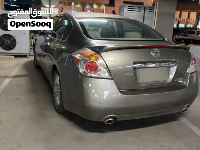 2008 نيسان التيما SV
