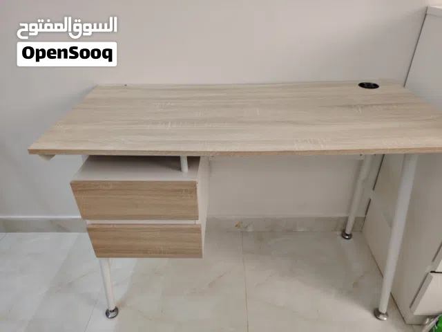 مكتب كمبيوتر مستعمل