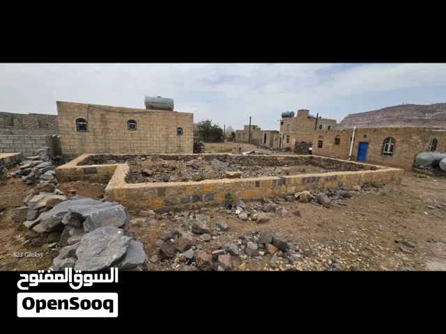 ارض 3 لبن الا ربع حر في شبام ابلاس