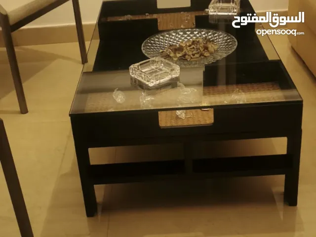 طاولة قهوة ماركة  The One