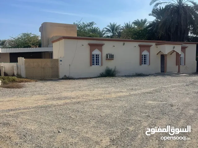 1300 m2 More than 6 bedrooms Townhouse for Rent in Al Batinah Sohar