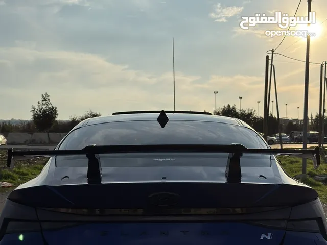 سبويلر رياضي للبيع انحط عسياره شهر فقط بحاله جيده جداا