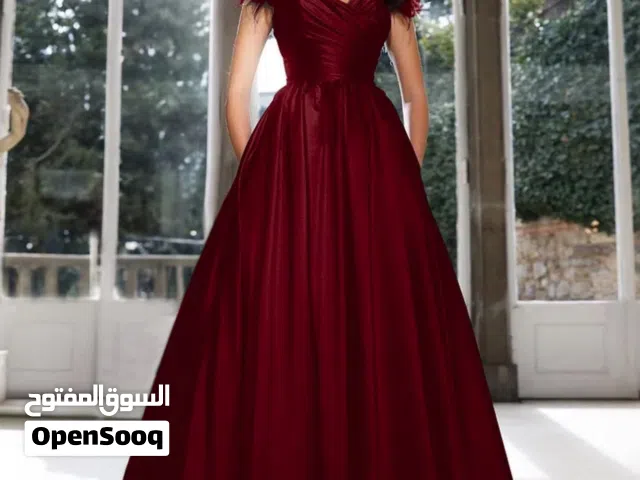 فستان احمر