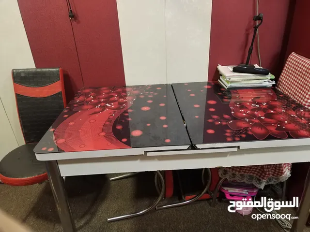 ميز كبير طعام