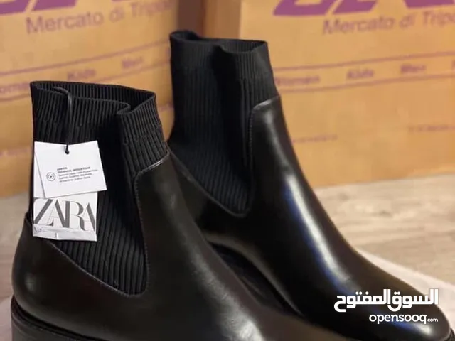 بوت نسائي ZARA مستعمل مرة بس للبيع