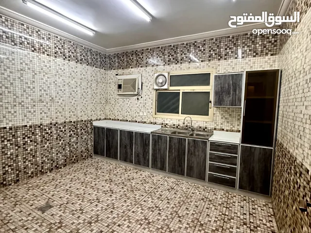 130 m2 1 Bedroom Apartments for Rent in Al Riyadh Al Aqiq