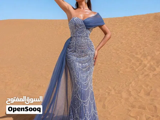 فستان مناسبات لون ماروني يموت باللبس