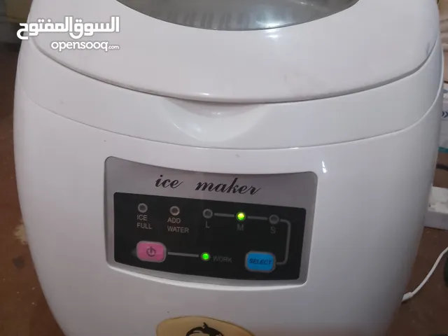صانعه الثلاج شبه جديد