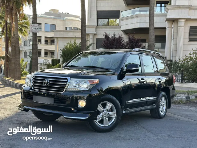 Toyota Land Cruiser 2014 V8 (GX.R) full loaded وارد المركزية فحص كامل قاطع مسافة 120 الف كم