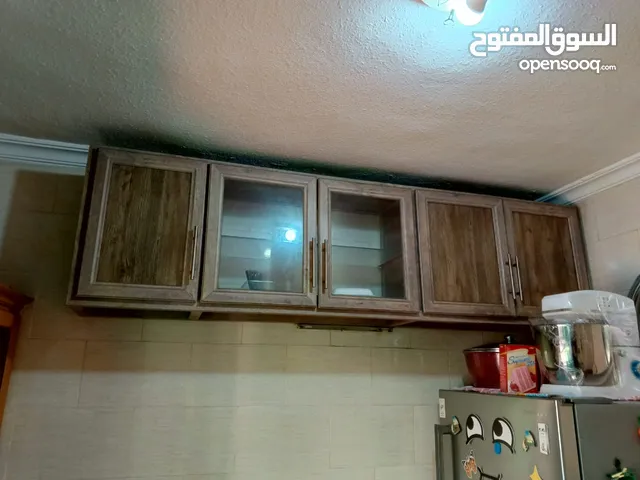 خزانة مطبخ المنيوم خشابي تفصيل جودة عالية استخدام بسيط جدا خمس ابواب عرض مترين و30 ارتفاع 60 عمق 30