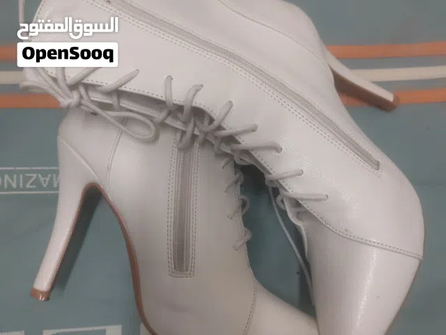للاناقة عنوان