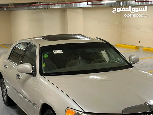 Used Lincoln Town Car in Jeddah