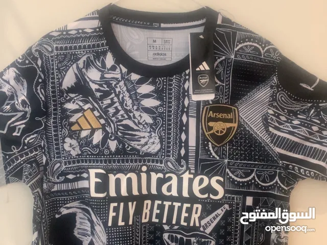 Arsenal’s 2025/26 Fly Emirates Training Kit – Official Men’s Football Gear