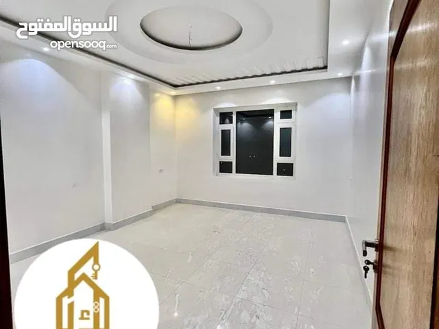 262 m2 5 Bedrooms Apartments for Sale in Sana'a Bayt Baws