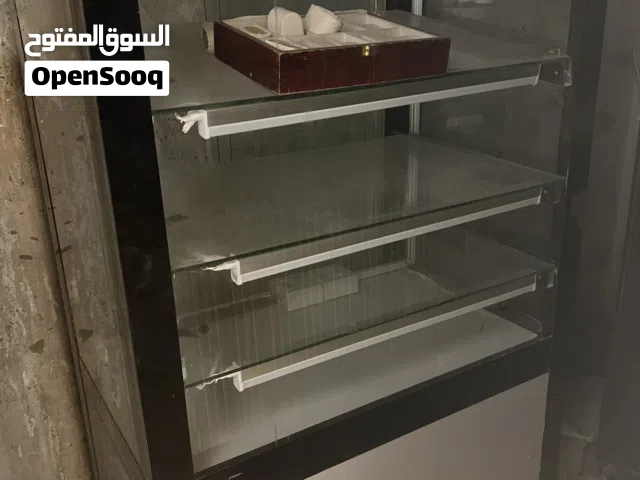 جامه ترهم تخلي بيها كتُب وترهم ساعات للعمل وكلشي جامه نضيفه جديده