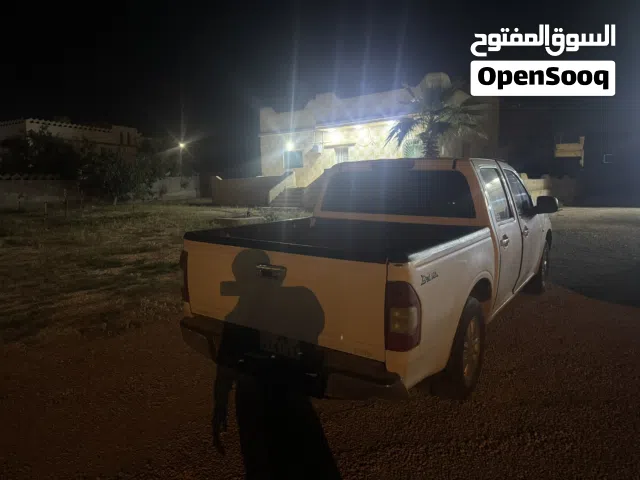 2005 ايسوزو D-ماكس LS