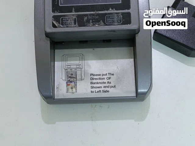 جهاز فحص العملات بحاله جدا ممتازه