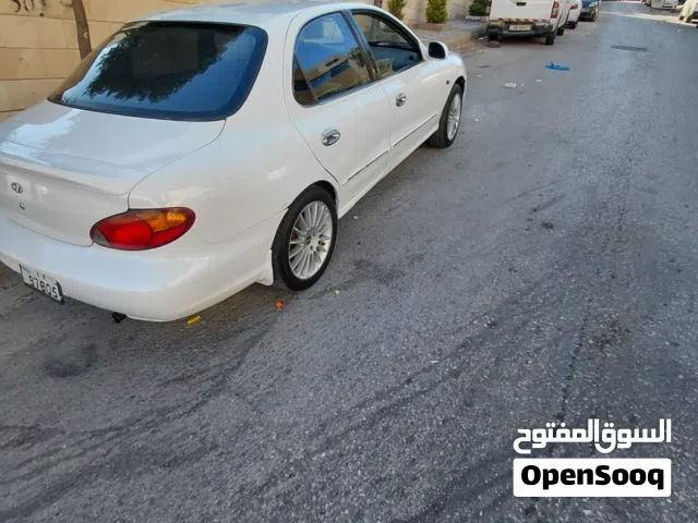 1999 هيونداي افانتي Standard
