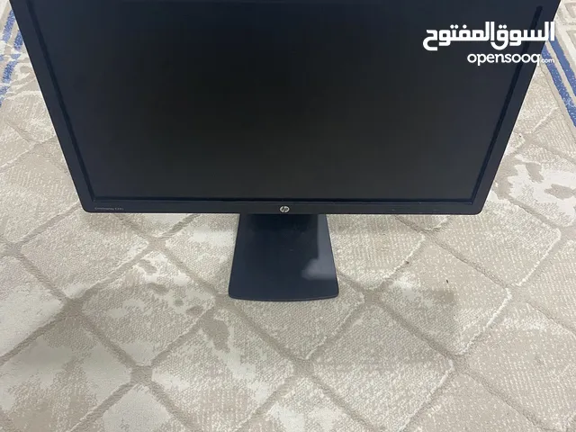 شاشة 60hz من شركة hp نظيفه جدا.