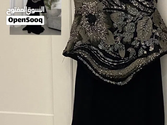 فستان للبيع