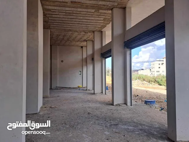 مخازن للايجار في موقع حيوي