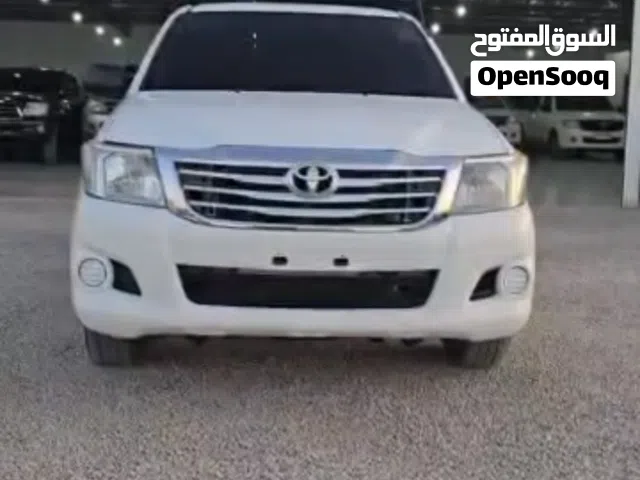 تيوتا هيلوكس 2013